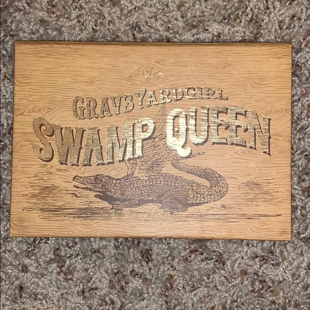 Graveyard girl Swamp Queen Palette
